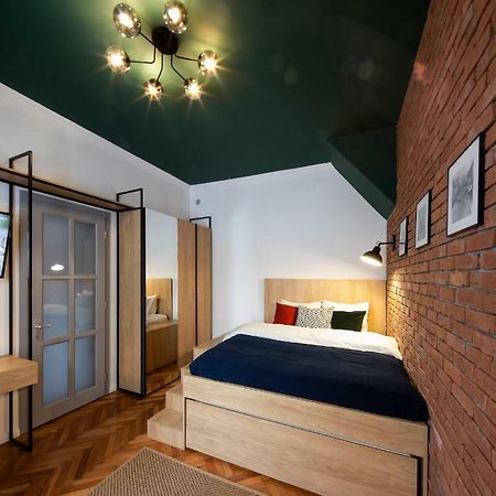 Old Town Courtyard Apartment With Private Parking Kluž Exteriér fotografie